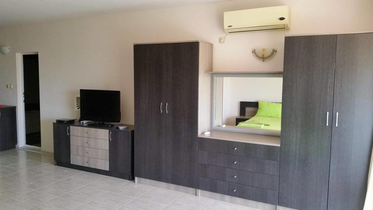 St. Sofia Apartments - Official Rental Pantai Sunny Bagian luar foto