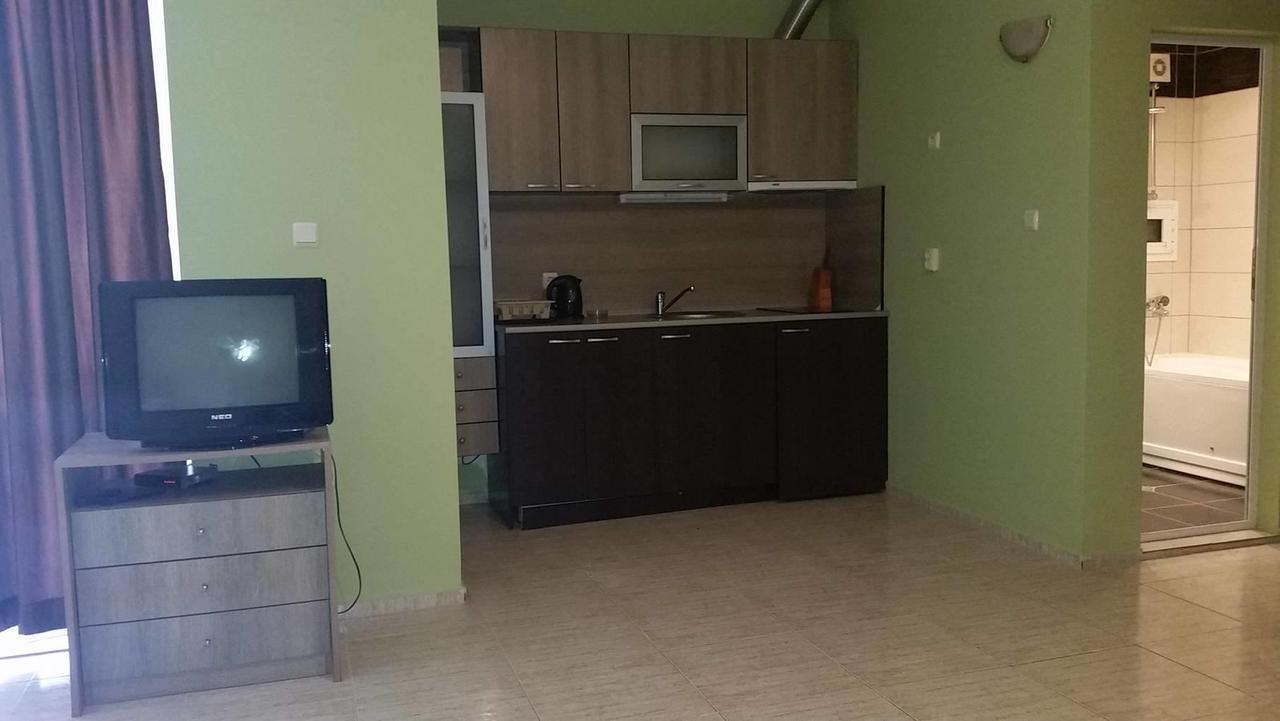 St. Sofia Apartments - Official Rental Pantai Sunny Bagian luar foto